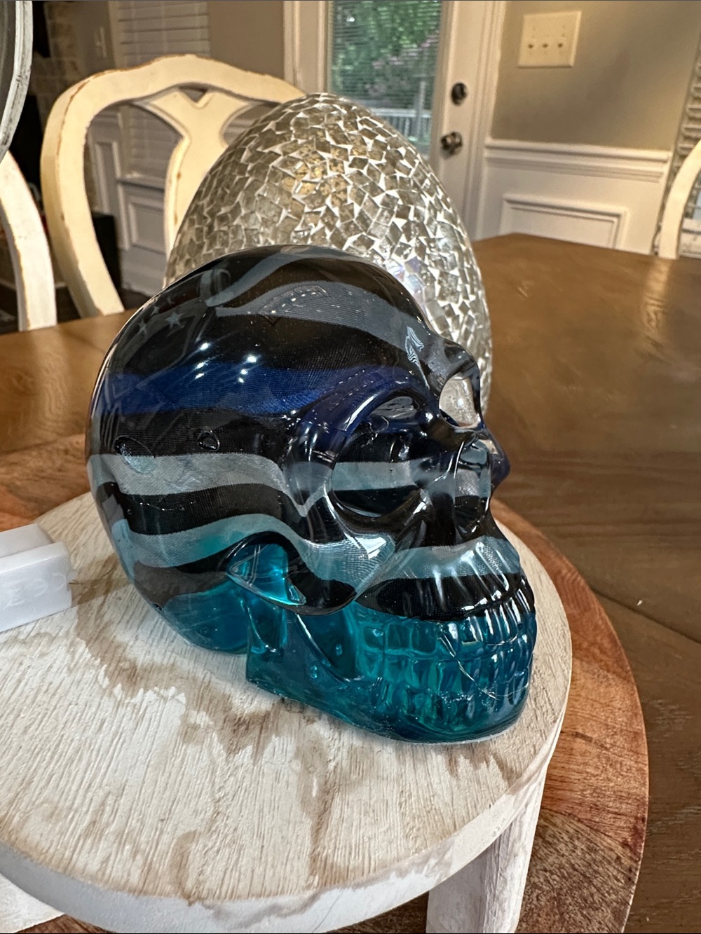 🚔Blue Line resin Skull Sculpture - Decorative Home Art - Picture 4 of 6